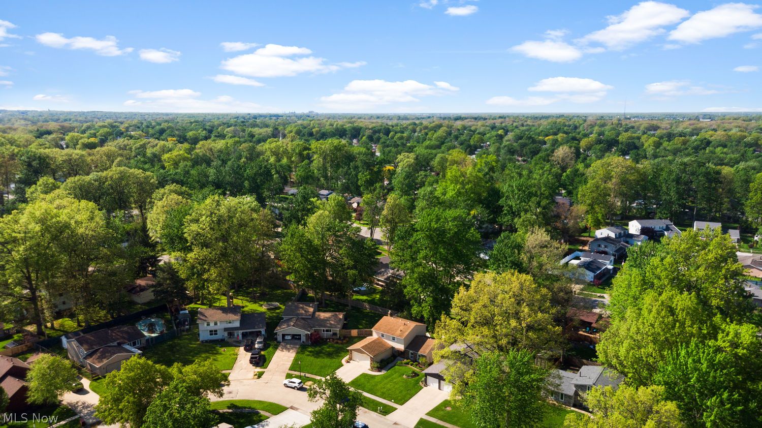 126 Wilshire Court Elyria OH 44035