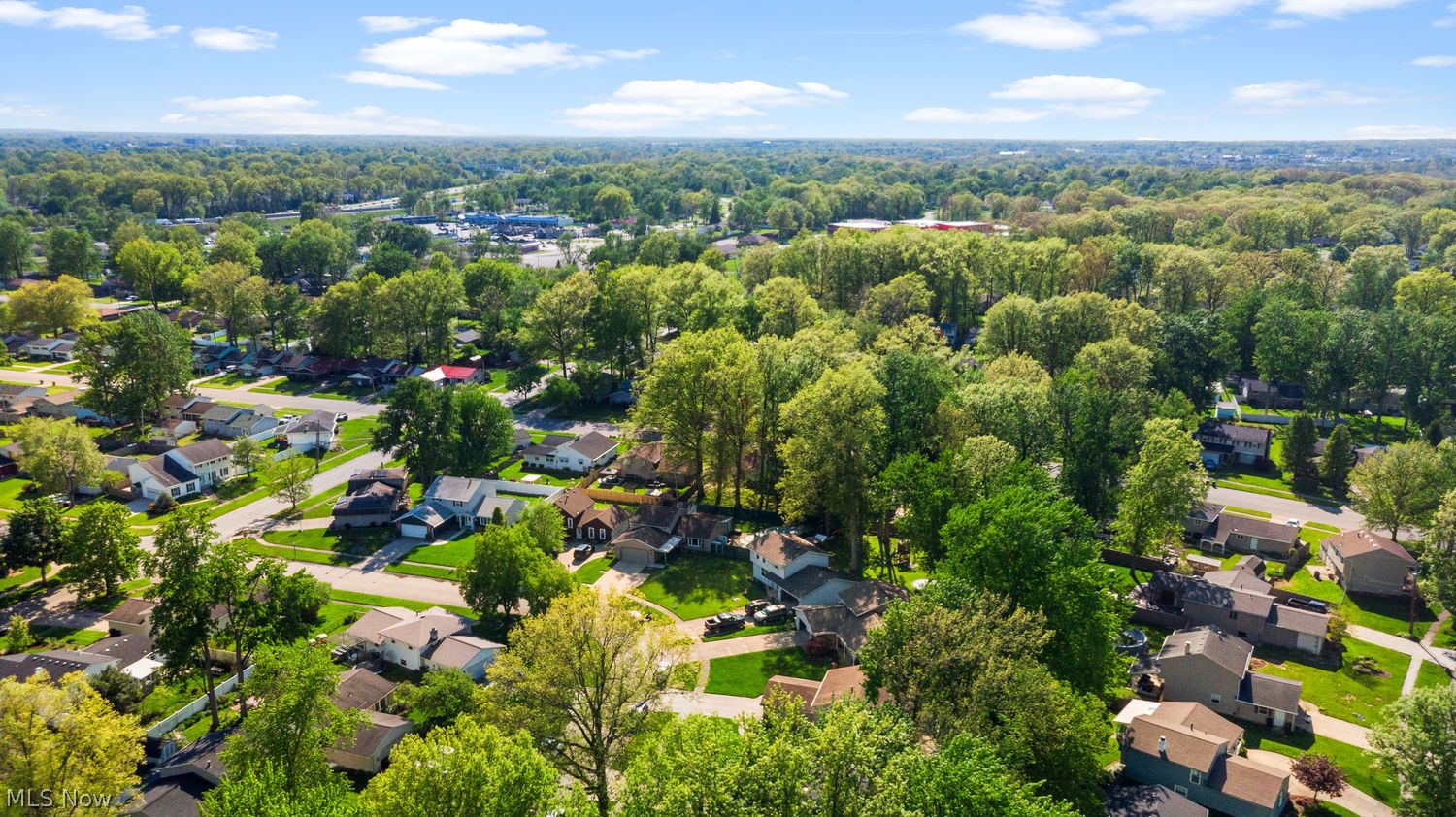 126 Wilshire Court Elyria OH 44035