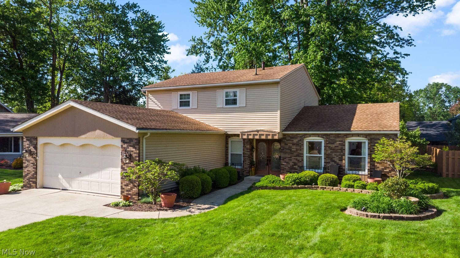 126 Wilshire Court Elyria OH 44035
