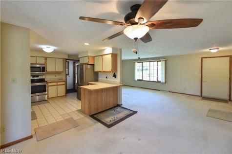 13530 Amodio Avenue NW Uniontown OH 44685