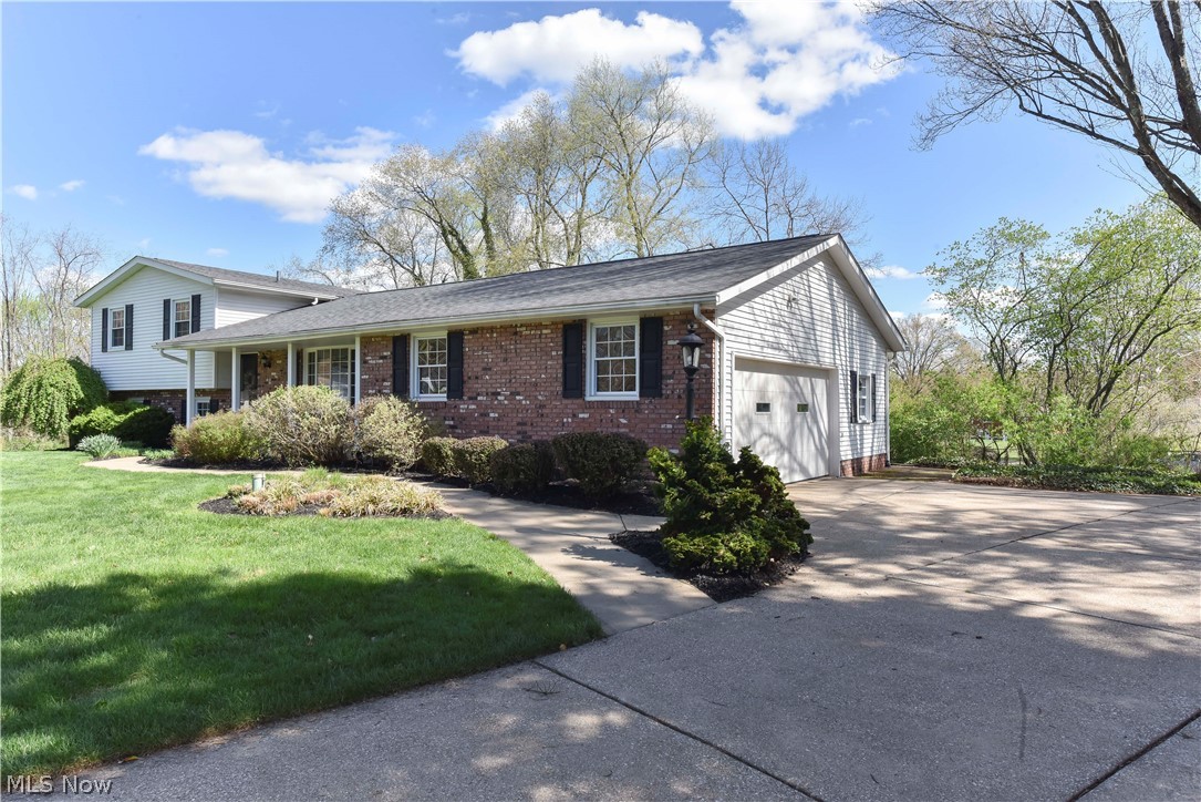 13530 Amodio Avenue NW Uniontown OH 44685