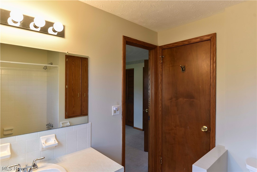 13530 Amodio Avenue NW Uniontown OH 44685