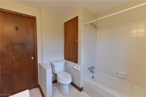 13530 Amodio Avenue NW Uniontown OH 44685
