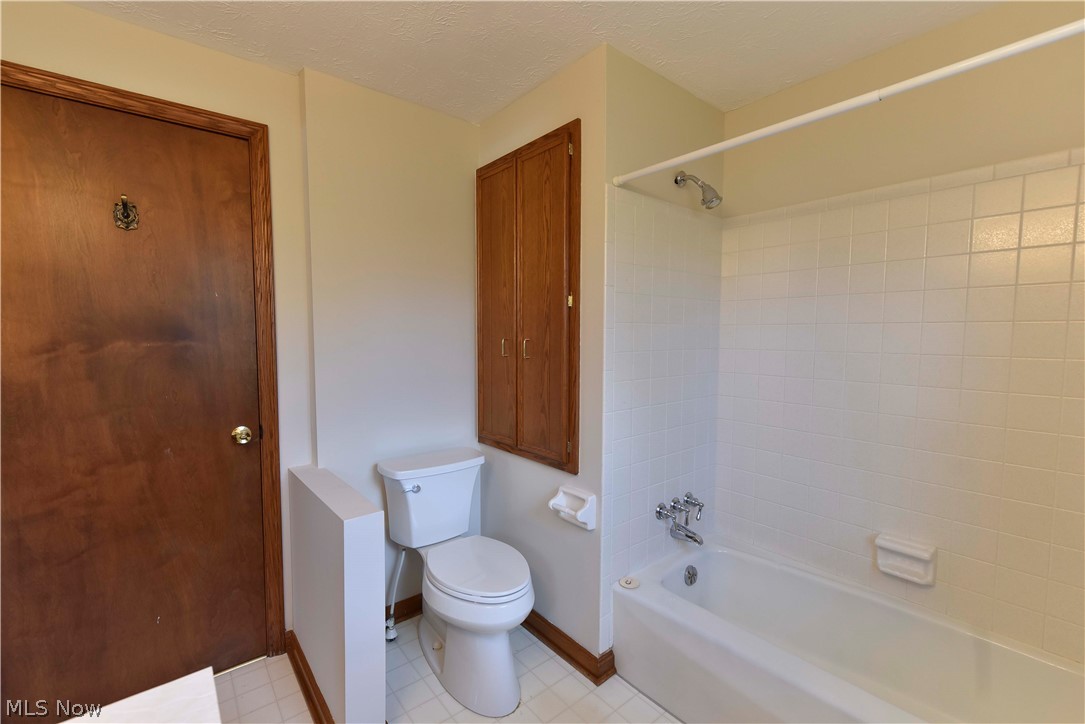 13530 Amodio Avenue NW Uniontown OH 44685
