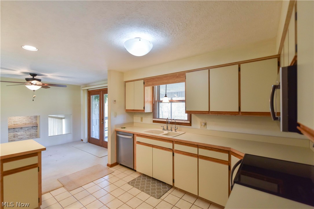 13530 Amodio Avenue NW Uniontown OH 44685