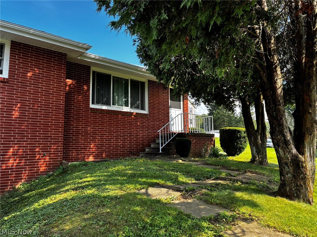 21 Sarah Boulevard Toronto OH 43964