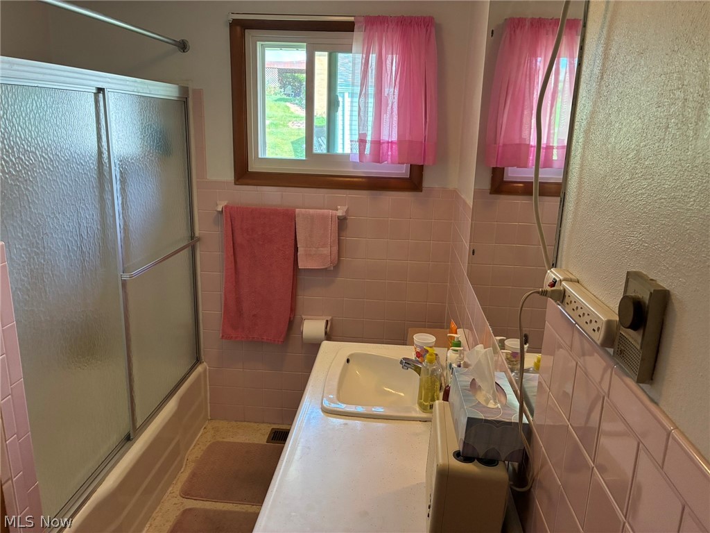 21 Sarah Boulevard Toronto OH 43964