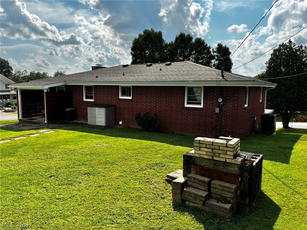21 Sarah Boulevard Toronto OH 43964
