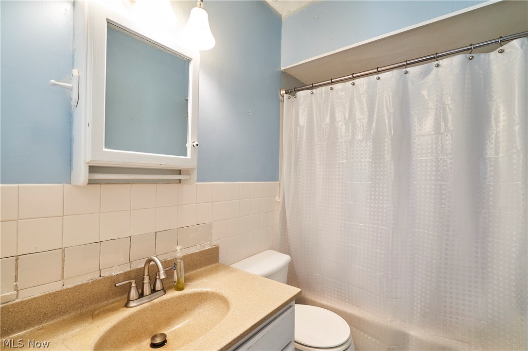 7091 Akron Avenue NW New Franklin OH 44614