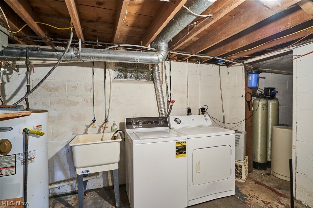 7091 Akron Avenue NW New Franklin OH 44614