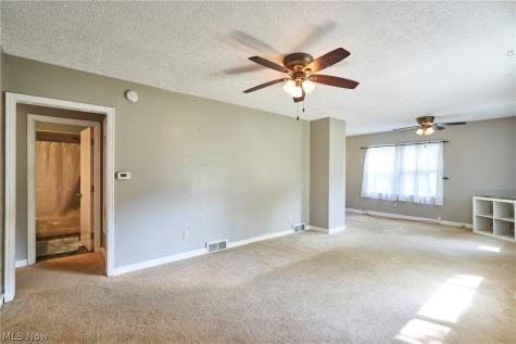 7091 Akron Avenue NW New Franklin OH 44614