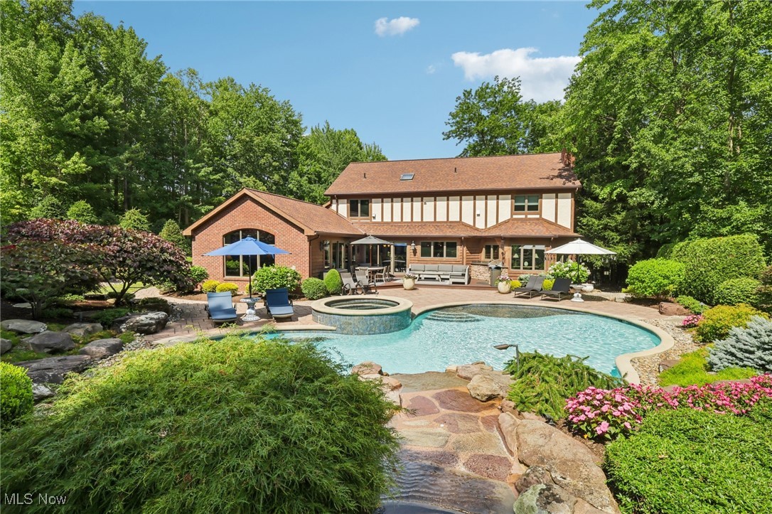 Gates Mills OH, 780 Village Circle