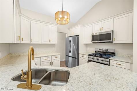 1216 Waldo Way Twinsburg OH 44087