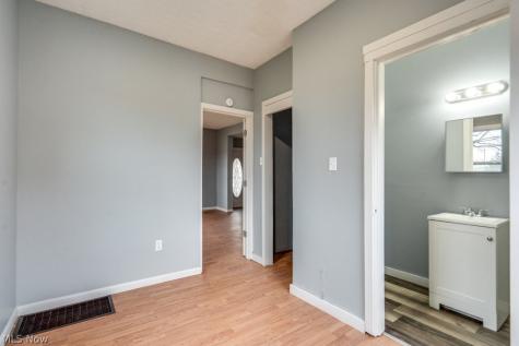 1607 9th Street SW Canton OH 44706