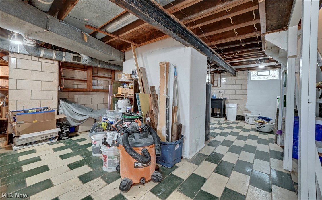 2119 Maple Avenue NE Canton OH 44714