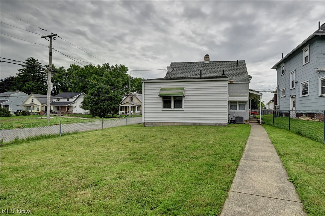 2119 Maple Avenue NE Canton OH 44714