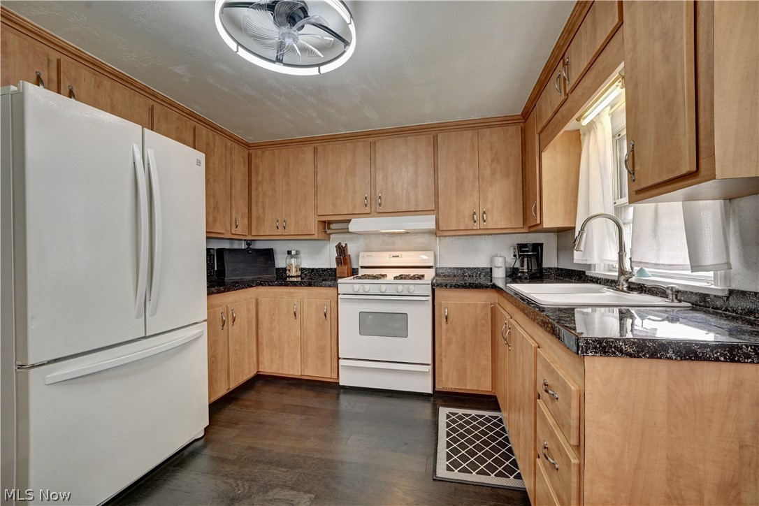 2119 Maple Avenue NE Canton OH 44714