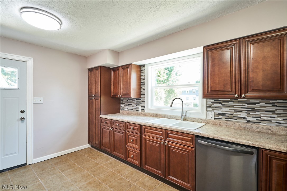 1102 Diagonal Road Akron OH 44320