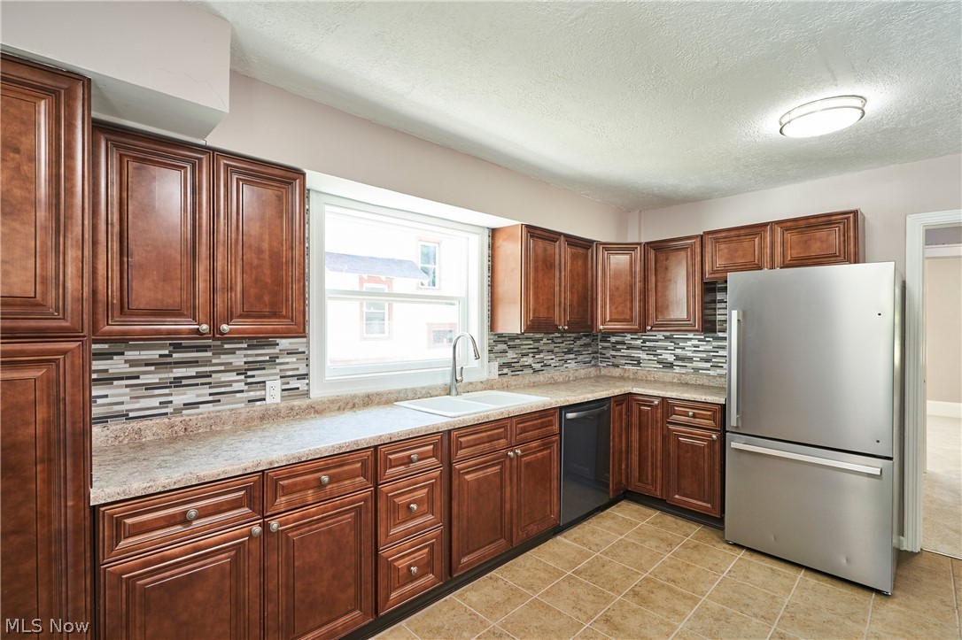1102 Diagonal Road Akron OH 44320