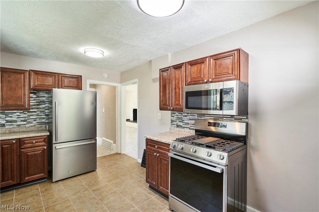 1102 Diagonal Road Akron OH 44320