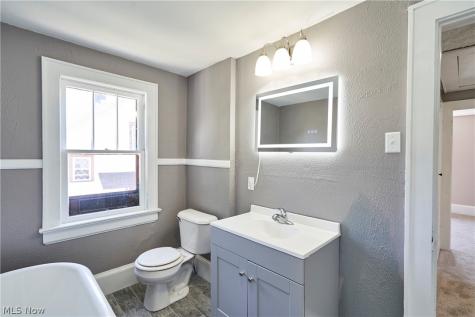 1102 Diagonal Road Akron OH 44320
