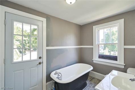 1102 Diagonal Road Akron OH 44320