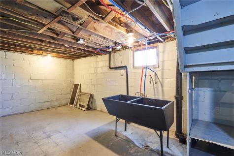 1102 Diagonal Road Akron OH 44320