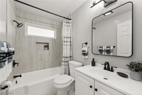 1058 W 29th Street Lorain OH 44052