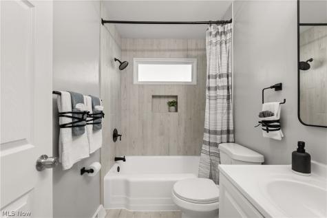 1058 W 29th Street Lorain OH 44052
