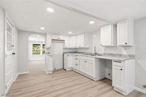 5502 Linn Road Amherst OH 44001