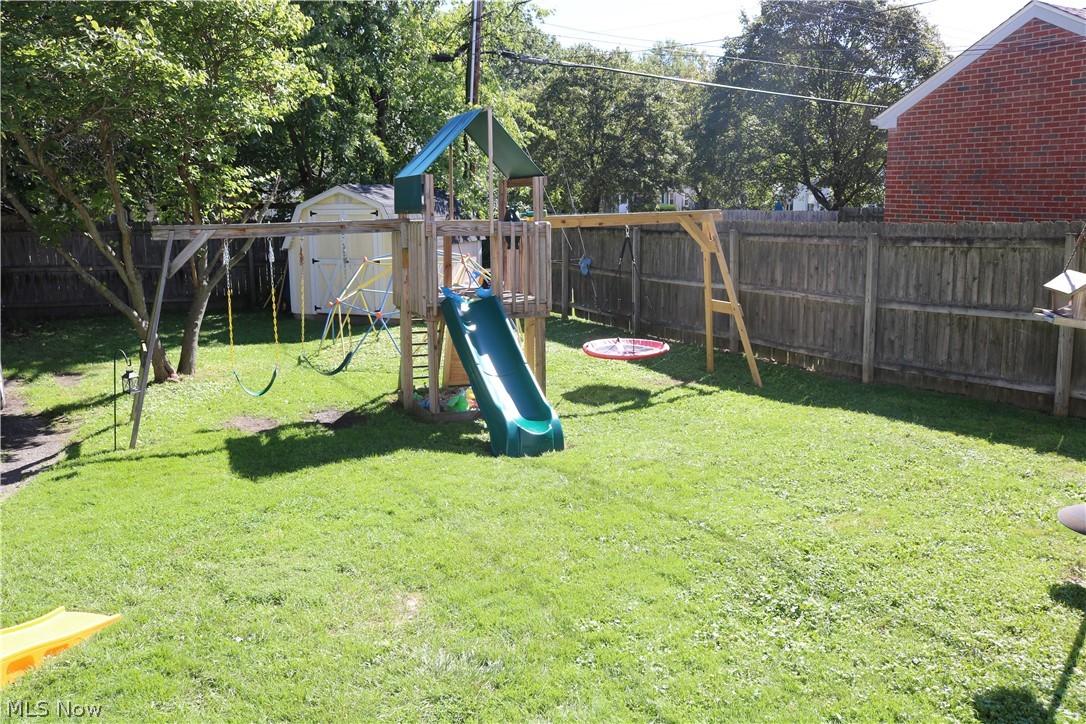 1567 Glenmount Avenue Akron OH 44301