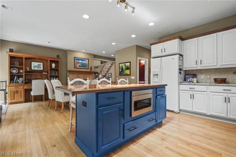 1250 Woodsview Drive Akron OH 44313