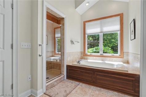 1250 Woodsview Drive Akron OH 44313