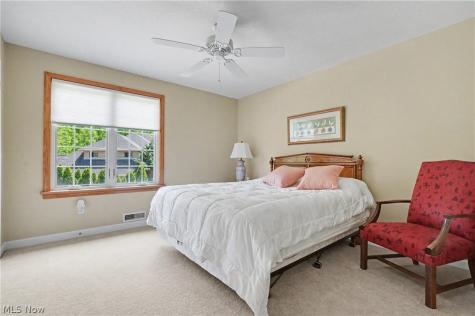 1250 Woodsview Drive Akron OH 44313