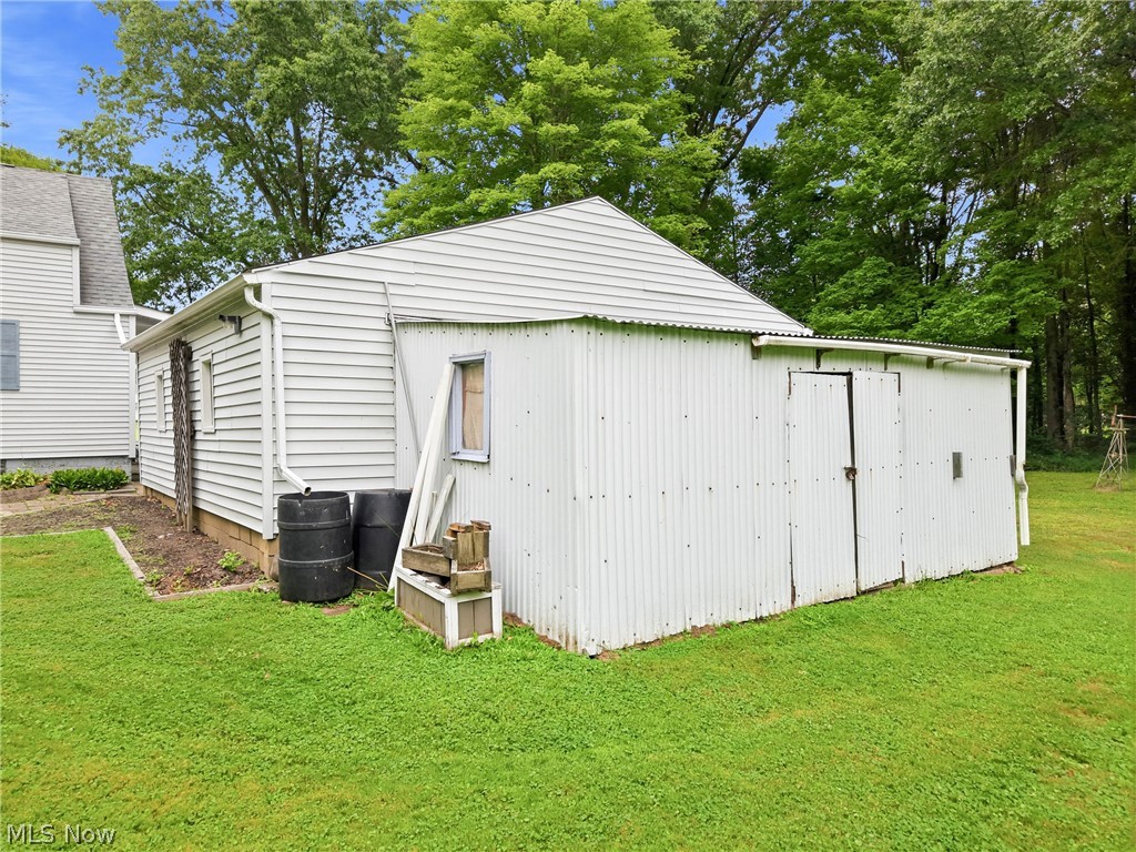 698 Braceville Robinson Road NW Newton Falls OH 44444