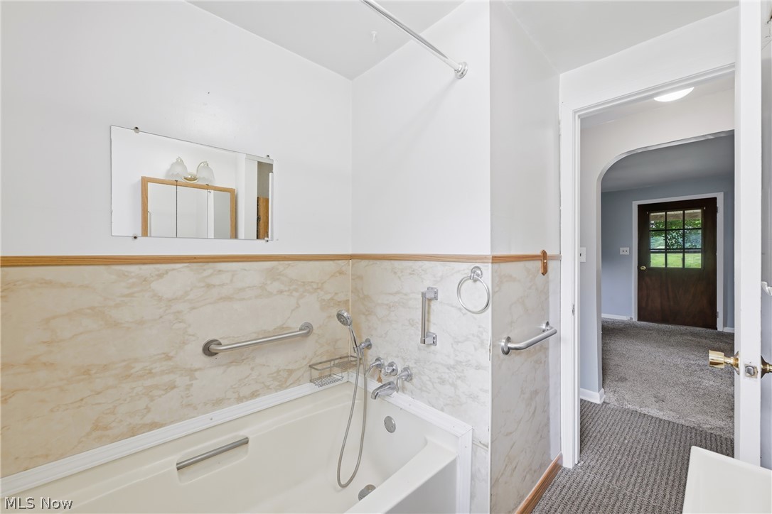 698 Braceville Robinson Road NW Newton Falls OH 44444