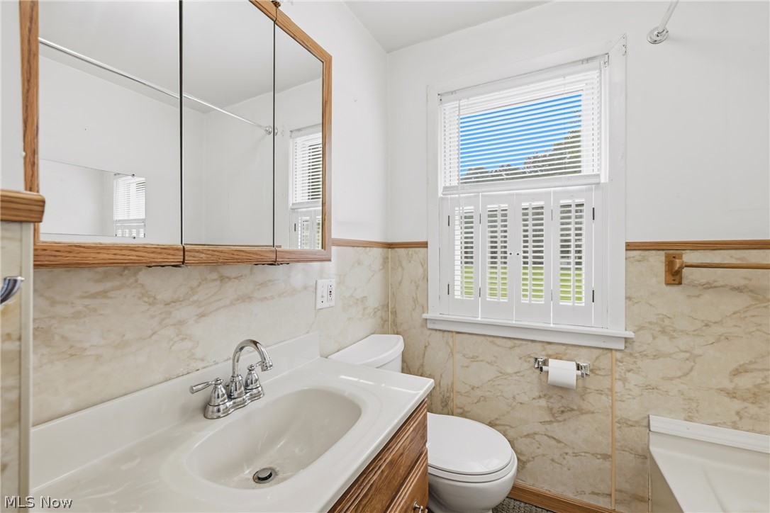 698 Braceville Robinson Road NW Newton Falls OH 44444
