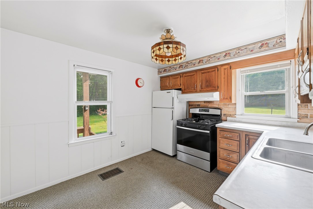 698 Braceville Robinson Road NW Newton Falls OH 44444