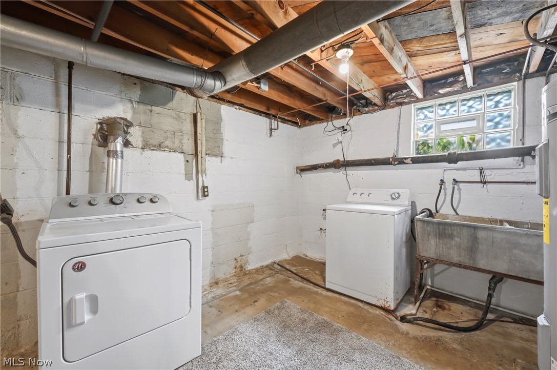 698 Braceville Robinson Road NW Newton Falls OH 44444