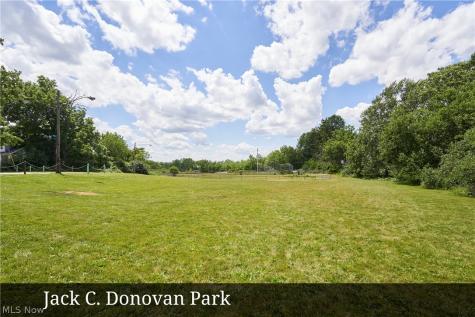 8301 Vista Avenue Garfield Heights OH 44125