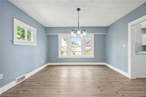 3014 Oak Park Avenue Cleveland OH 44109