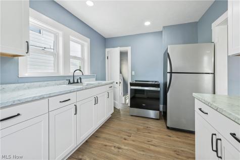 3014 Oak Park Avenue Cleveland OH 44109