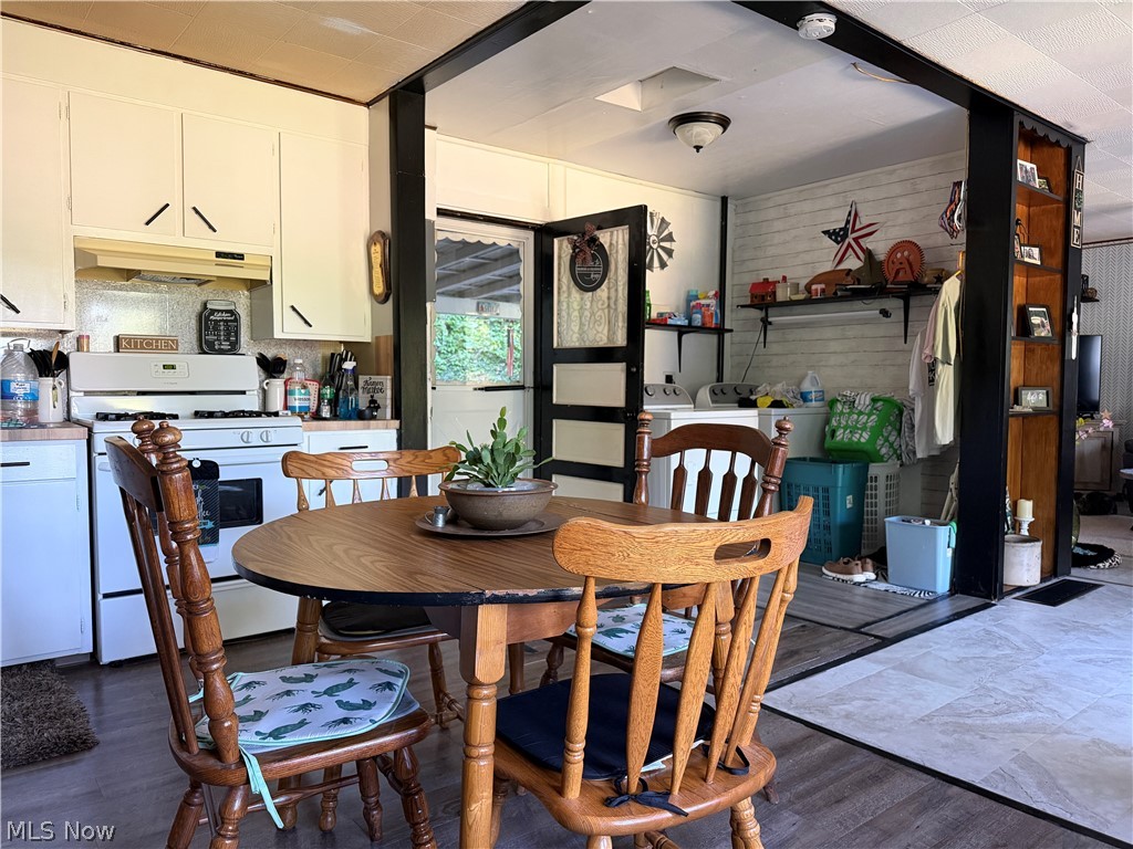 105 School Street Killbuck OH 44637