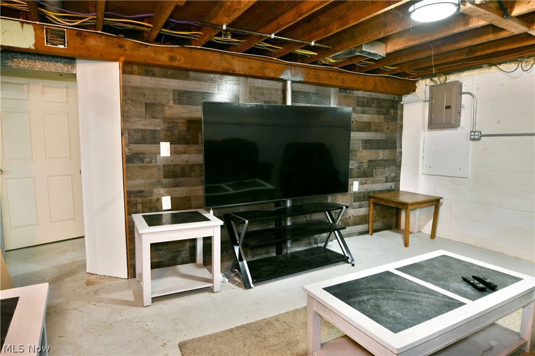 1833 Cleveland Street Salem OH 44460