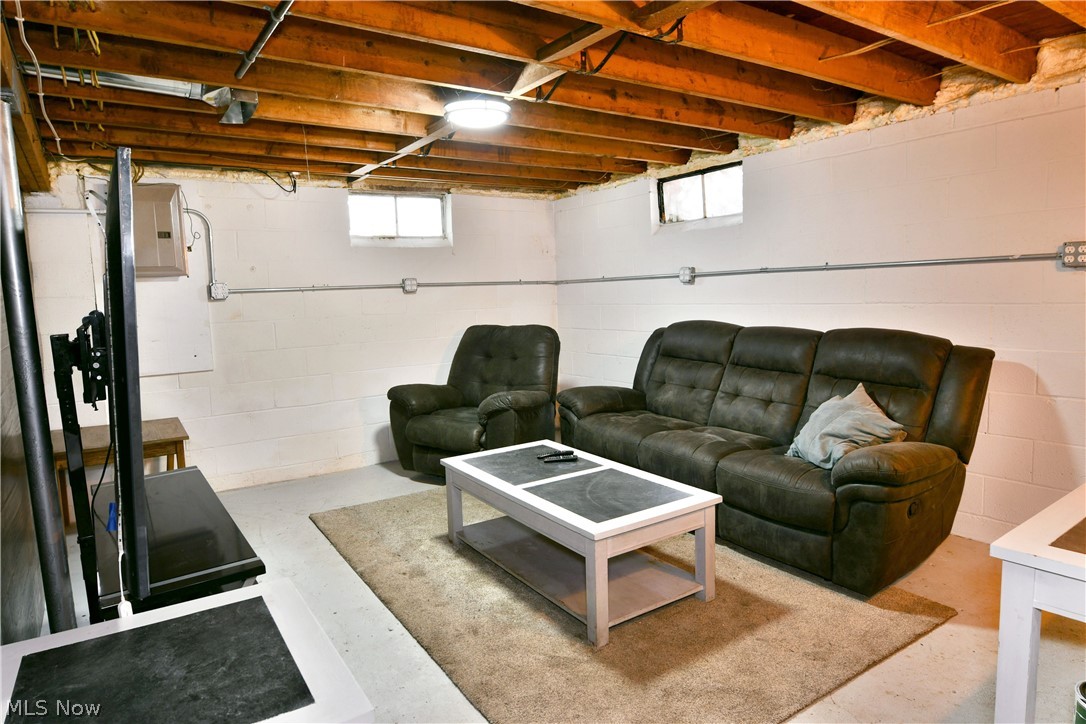 1833 Cleveland Street Salem OH 44460