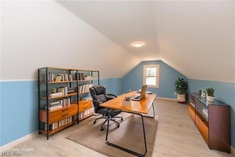 6004 Twin Lakes Drive Parma OH 44129