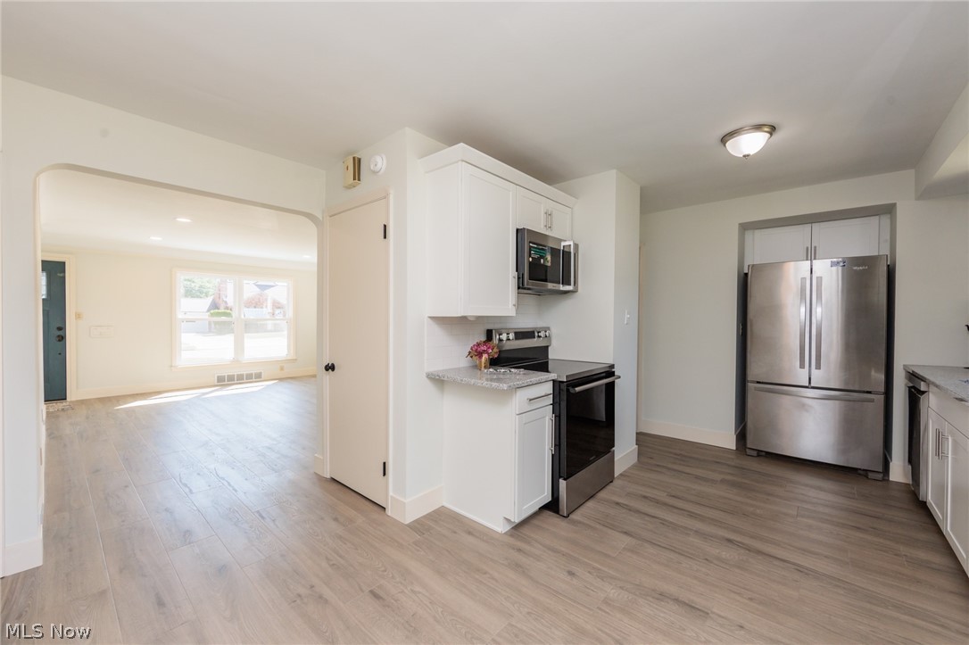 6004 Twin Lakes Drive Parma OH 44129