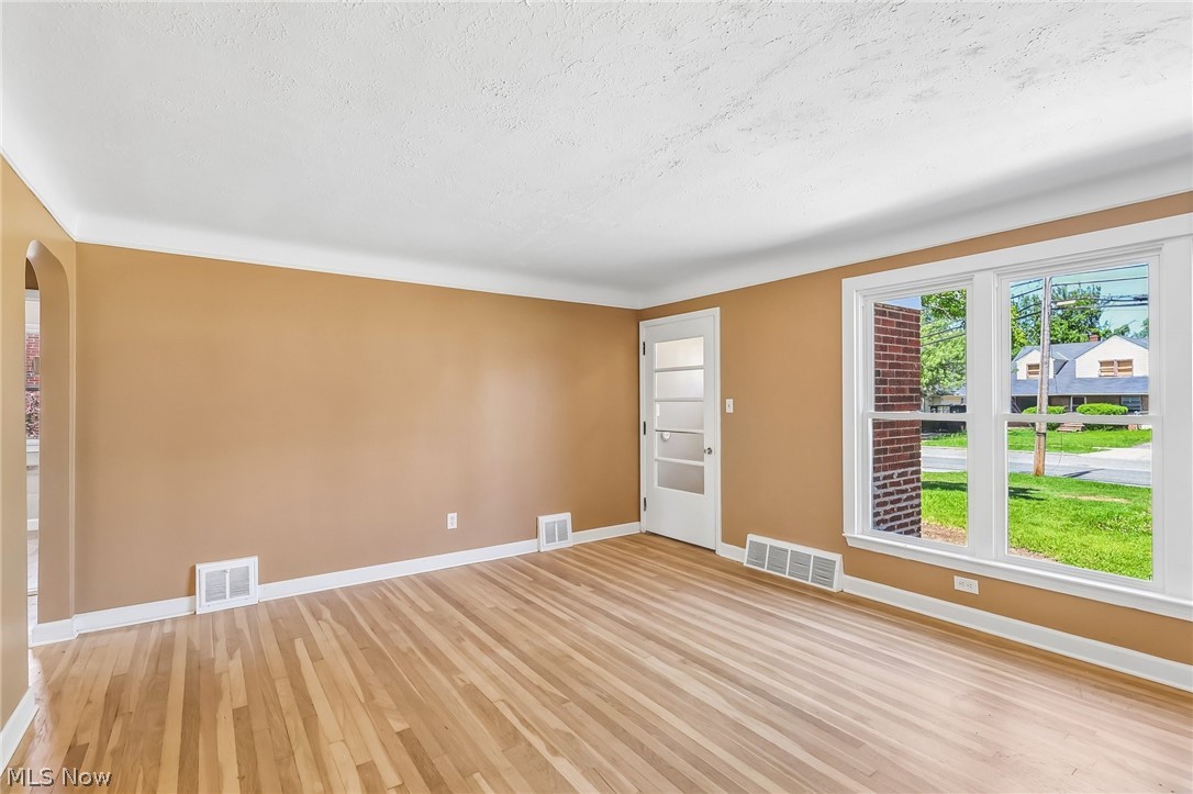 2052 N Taylor Road East Cleveland OH 44112
