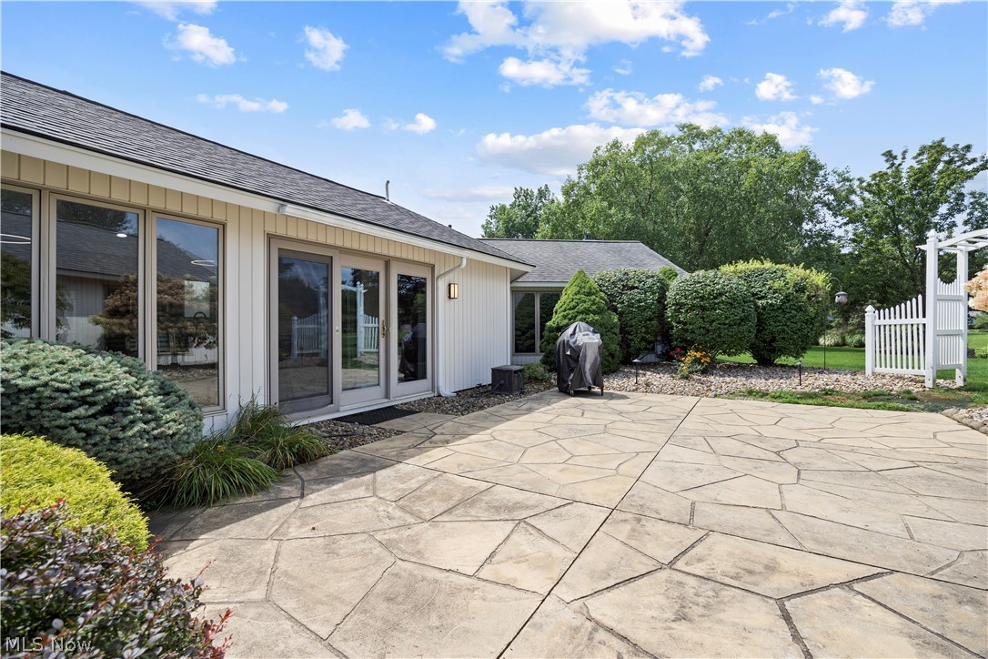 33008 Woodhaven Circle North Ridgeville OH 44039