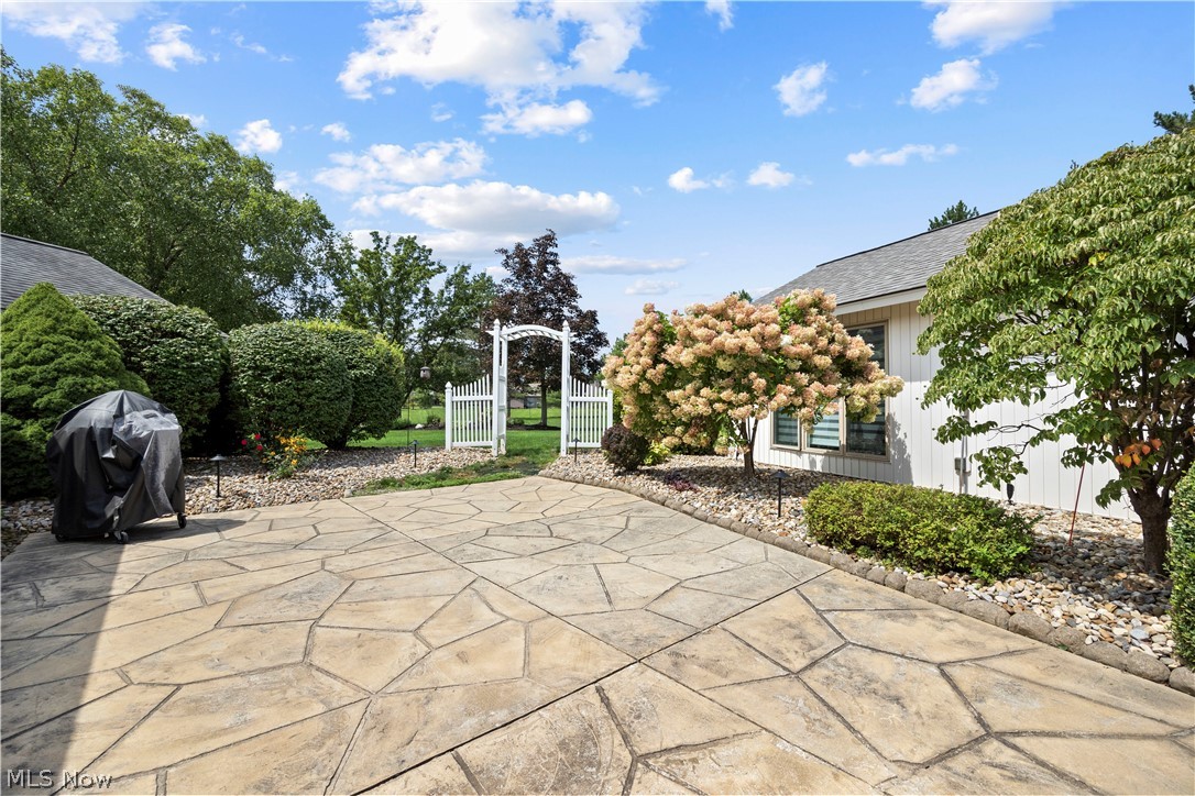 33008 Woodhaven Circle North Ridgeville OH 44039
